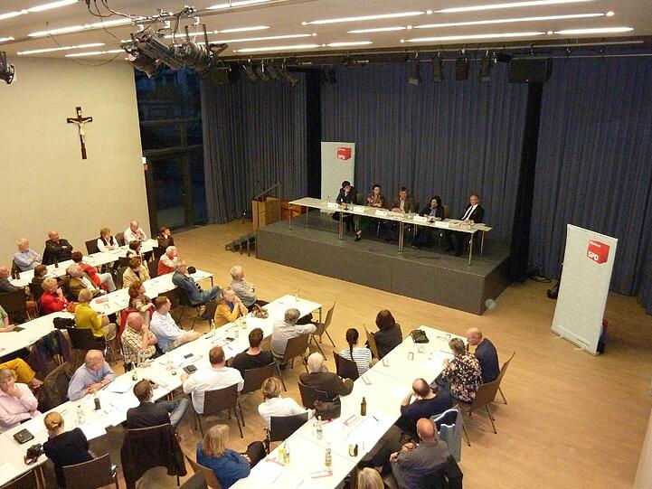 Volles Haus bei der Diskussion über die Münchner Wohnungspreise.