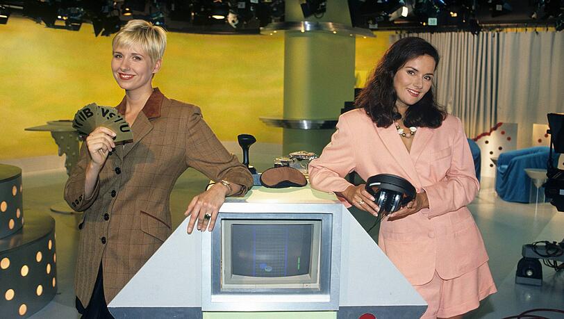 Andrea Kiewel (li.) und Patricia Fernandez 1993 beim "Sat.1 Frühstücksfernsehen". Andrea Kiewel (li.) und Patricia Fernandez 1993 beim "Sat.1 Frühstücksfernsehen".