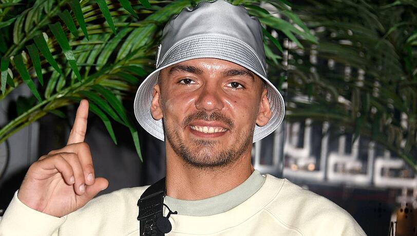 Capital Bra freut sich &uuml;ber sein f&uuml;nftes Kind.