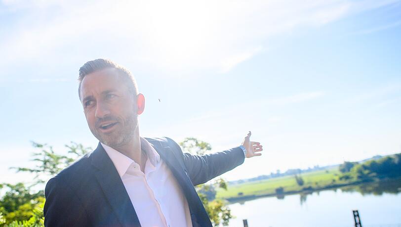 Ulrich Siegmund - ein Verkaufstalent für Raumdüfte und AfD-Politik. Ulrich Siegmund - ein Verkaufstalent für Raumdüfte und AfD-Politik.