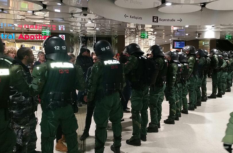 Die "München ist bunt"-Kundgebung: Rund 20 000 Teilnehmer demonstrierten für ein tolerantes und weltoffenes München.
