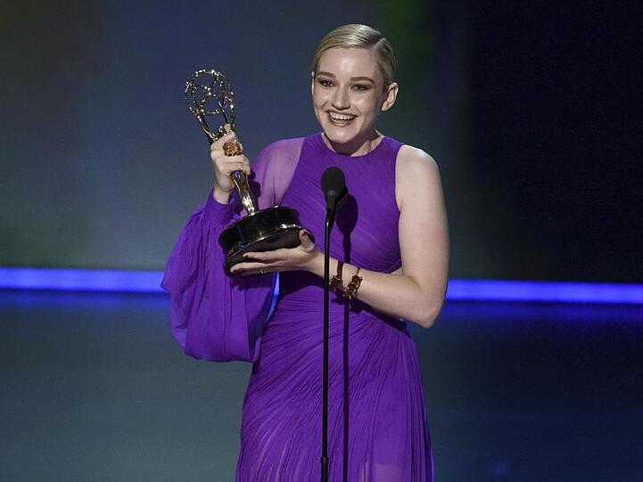 Julia Garner wurde in der Kategorie "Beste Nebendarstellerin in einer Drama-Serie" ausgezeichnet.