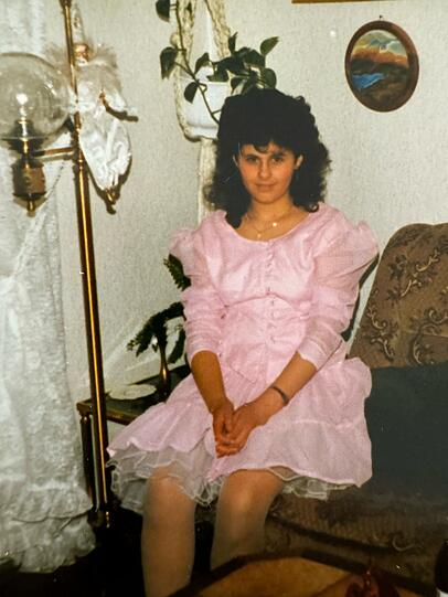 Als junges Mädchen war Jeannette Graf Gewalt und sexuellem Missbrauch ausgesetzt. Als junges Mädchen war Jeannette Graf Gewalt und sexuellem Missbrauch ausgesetzt.