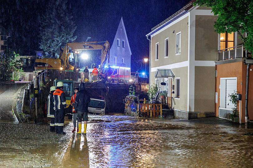 Ohne die Blockade sollen die Wassermassen nach starkem Regen besser in dem Fluss Lauterach abfließen.