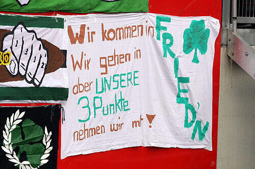 Sie kamen in Frieden und nahmen keine drei Punkte mit: Die Fans der Greuther Fürth hatten beim großen Franken-Derby das Nachsehen.