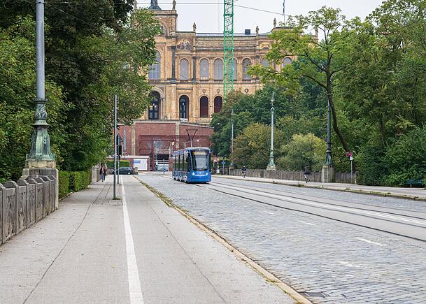 Die Linie 19: Vom Maximilianeum über die Praterinsel direkt in die Maximilianstraße – eine Fahrt wie eine kleine Stadttour.