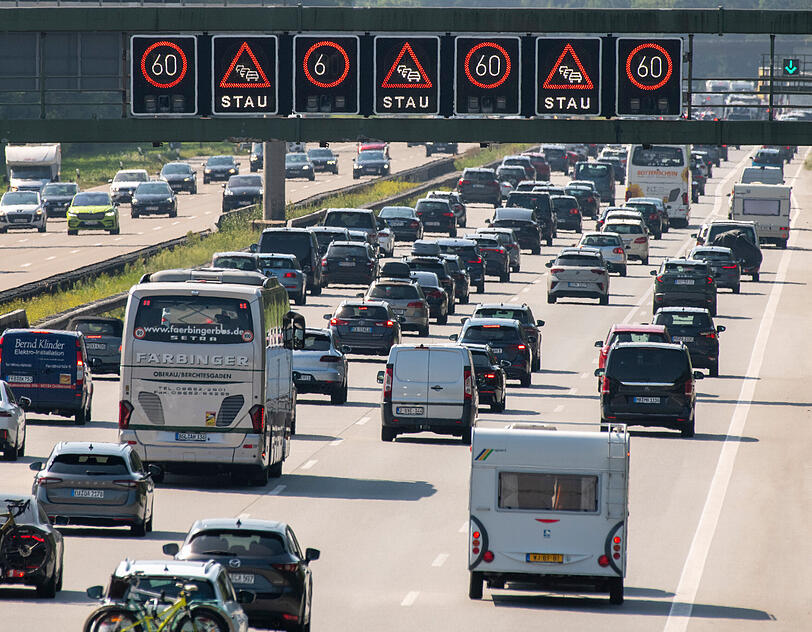 Stau auf der A8 - kein ungewohntes Bild.