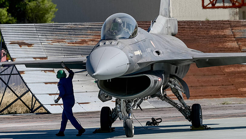 Das Kampfflugzeug F-16 wird von der US-Firma Lockheed Martin produziert und gilt als Exportschlager. (Archivbild)