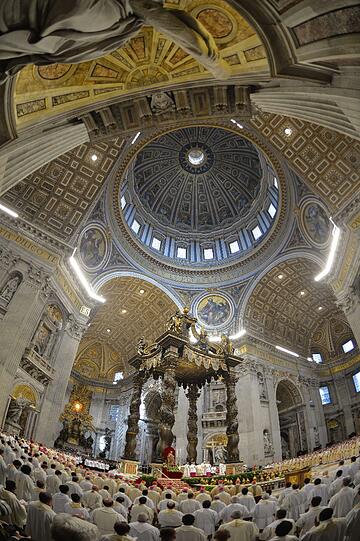 Heilige Gründonnerstags-Messe in der St.Peters-Basilika in Rom. Papst Franziskus gedenkt des letzten Abendmahls von Jesus und seinen Jüngern.