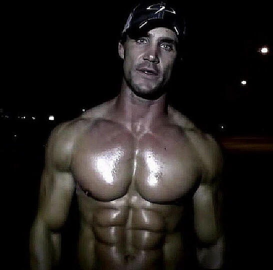 Greg Plitt: Tragischer Tod bei Zug-Unfall - Bilder aus seinem Leben.