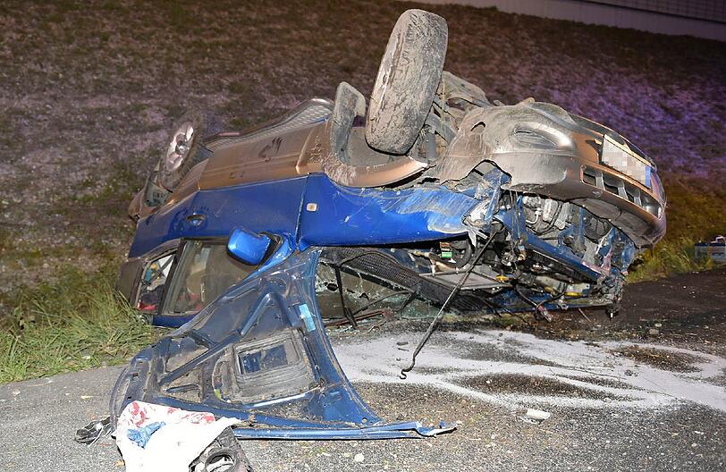 Gegen 19.15 Uhr kam es auf der Eschenrieder Spange zu einem Verkersunfall, bei dem sich ein Auto überschlagen hat.