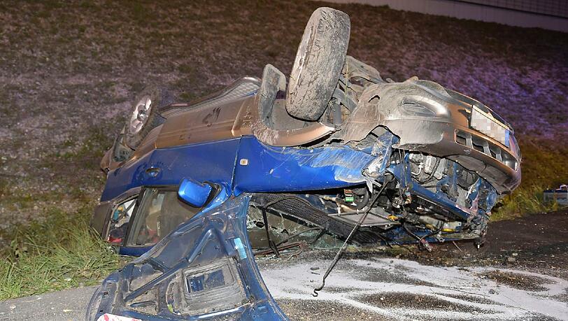 Gegen 19.15 Uhr kam es auf der Eschenrieder Spange zu einem Verkersunfall, bei dem sich ein Auto überschlagen hat. Gegen 19.15 Uhr kam es auf der Eschenrieder Spange zu einem Verkersunfall, bei dem sich ein Auto überschlagen hat.