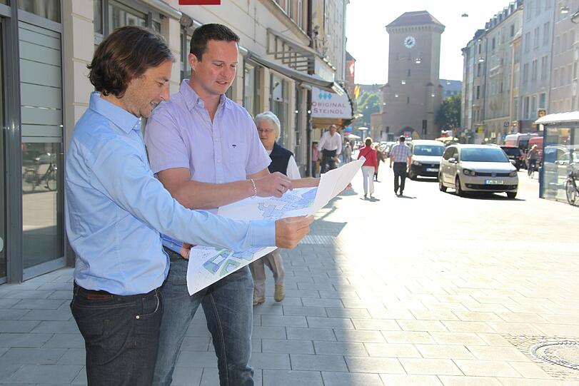 Die Planer: Florian Hochstätter (li.) und Michael Schaller vom Baureferat haben die Tal-Umgestaltung geplant und geleitet. Wie schon zuvor bei der Umgestaltung der Sendlinger Straße mit ihrer neuen Mini-Fußgängerzone.
