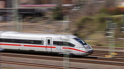 Eine defekte Klimaanlage bremste einen ICE in Unterfranken in Fahrtrichtung Norden aus. (Symbolbild)