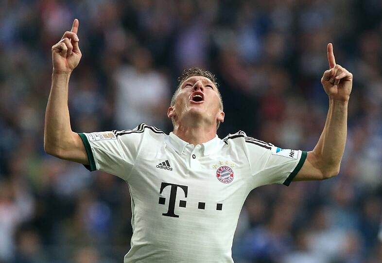 31.: Schalke - FCB 0:4. Schweinsteiger eröffnet Gala auf Schalke per Kopf.