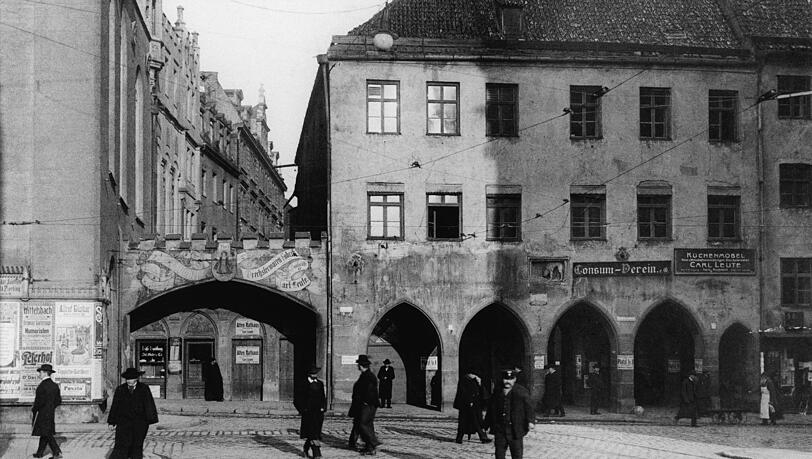 Im Tal hatte die Familie ihren ersten Laden. 1973 wurde der Holzwaren-Handel eröffnet.