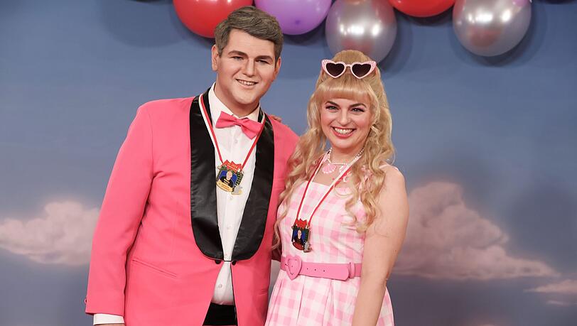 Katharina Schulze, Fraktionsvorsitzende Bündnis 90/Die Grünen, und Johannes Becher, stellvertretender Fraktionsvorsitzender Bündnis 90/Die Grünen, kommen zur Livesendung des Bayerischen Rundfunks "Fastnacht in Franken" in den Mainfrankensälen.