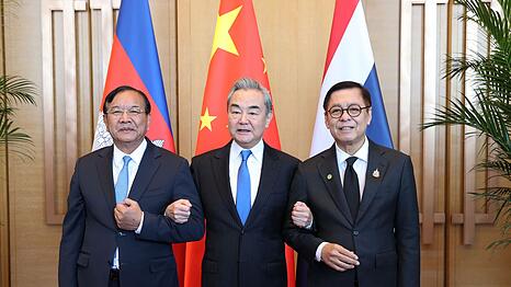 Der Konflikt zwischen Thailand und Kambodscha soll weiter entsch&auml;rft werden. Das wurde bei Gespr&auml;chen in China vereinbart.