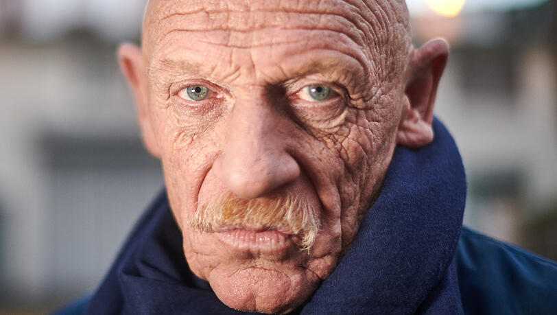 Schauspieler und früherer Gefängnisarzt Joe Bausch, aufgenommen vor seiner damaligen Arbeitsstätte, der JVA Werl. Schauspieler und früherer Gefängnisarzt Joe Bausch, aufgenommen vor seiner damaligen Arbeitsstätte, der JVA Werl.