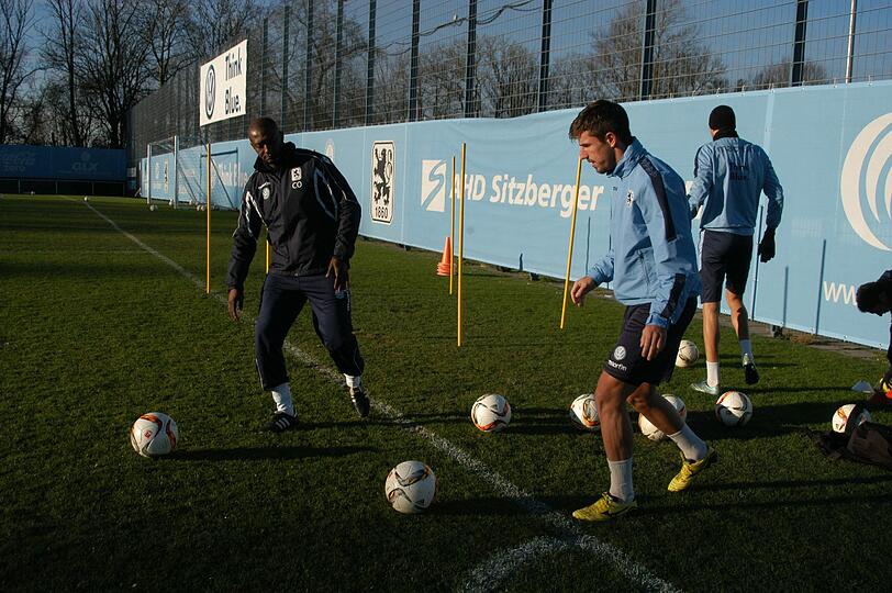 Die Löwen übten bei der Trainingseinheit am Dienstagnachmittag vor allem das Kombinationsspiel.