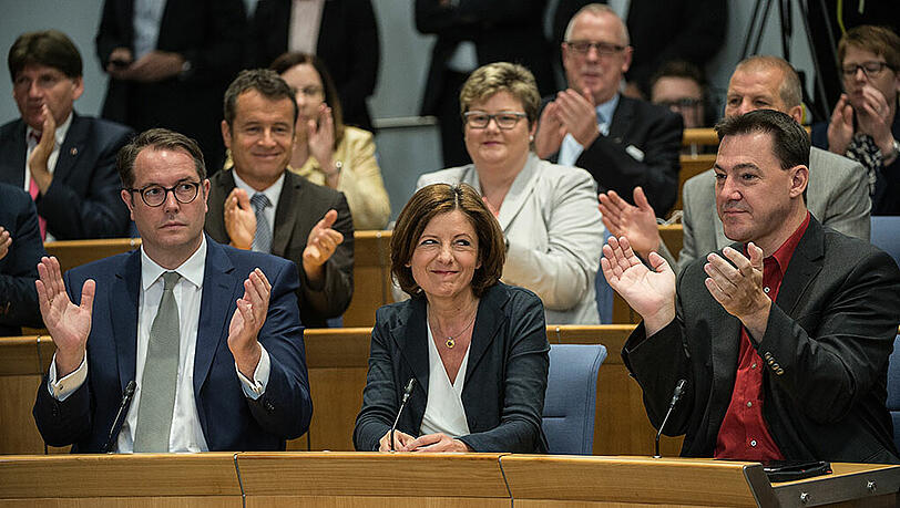 Die Ministerpräsidentin Malu Dreyer freut sich über den gescheiterten Misstrauensantrag. Die Ministerpräsidentin Malu Dreyer freut sich über den gescheiterten Misstrauensantrag.