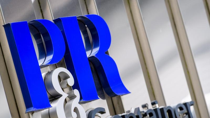 Das Logo der Containerinvestmentfirma P&R Container Vertriebs und Verwaltungs-GmbH ist am Gebäude. Foto: Matthias Balk/dpa Das Logo der Containerinvestmentfirma P&R Container Vertriebs und Verwaltungs-GmbH ist am Gebäude. Foto: Matthias Balk/dpa
