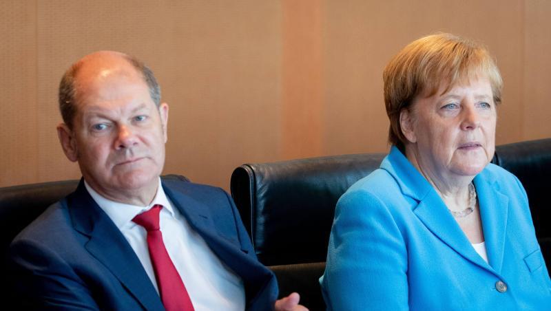 Bundeskanzlerin Angela Merkel und Bundesfinanzminister Olaf Scholz nehmen an der Sitzung des Bundeskabinetts teil. Bundeskanzlerin Angela Merkel und Bundesfinanzminister Olaf Scholz nehmen an der Sitzung des Bundeskabinetts teil.