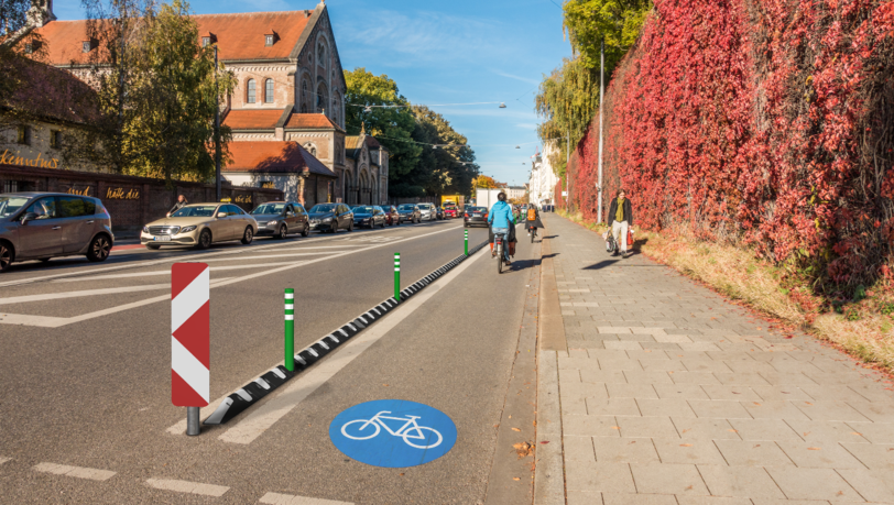 Visualisierung: Geschützter Radstreifen an der Kapuzinerstraße.