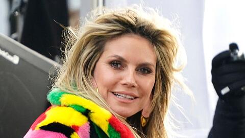 Heidi Klum verlangt viel von ihren Kandidaten und Kandidatinnen, ist selbst aber auch nicht zimperlich. Am "GNTM"-Set sitzt sie selbst mitunter stundenlang in der Kälte, weshalb man sie dort häufig in dicken Mänteln sieht.