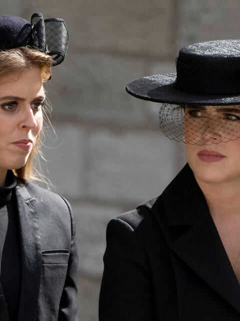 Noch tragen Beatrice und Eugenie ihre Prinzessinnen-Titel. Ob der Skandal um ihre Eltern daran etwas &auml;ndern wird?