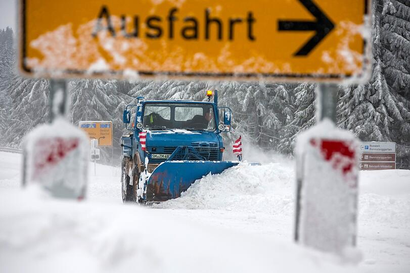 Schneefall in Bayern! Auch in anderen Teilen Deutschland schneite es heftig!