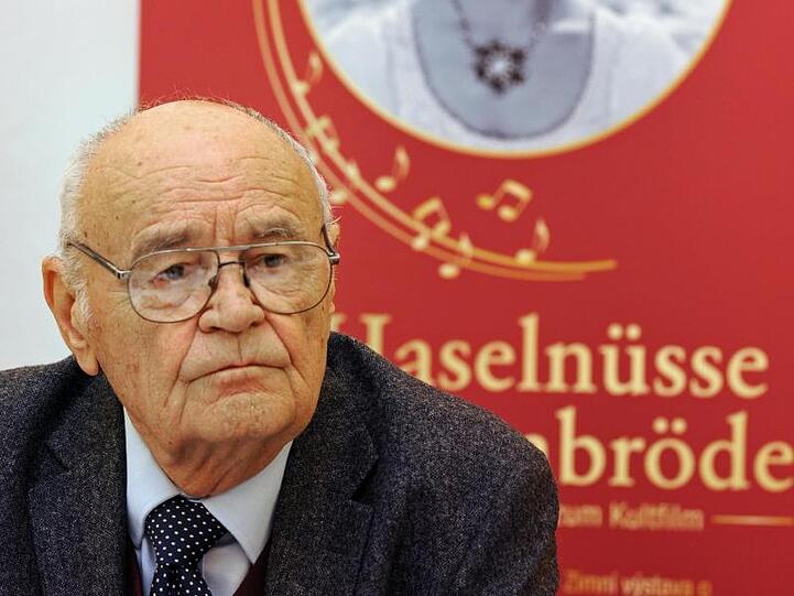 Vaclav Vorlicek, Regisseur des TV-Weihnachtsklassikers "Drei Haselnüsse für Aschenbrödel", ist gestorben.