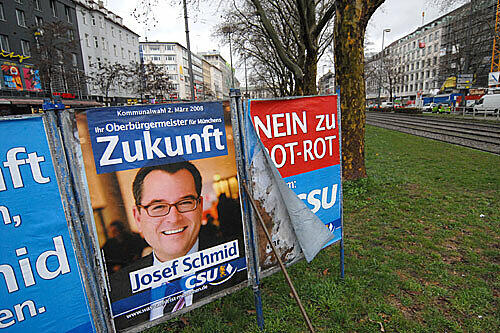 Noch schaut Josef Schmid von den Plakaten. Als nächstes kommt der Transrapid drauf.