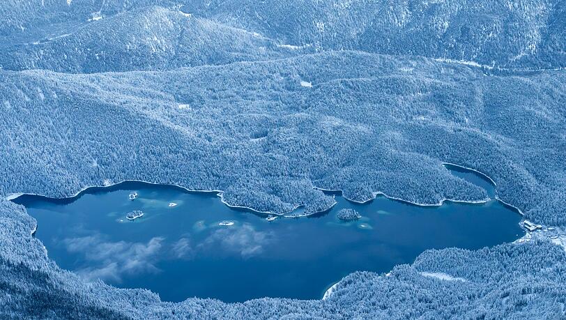 Der Eibsee ist im Winter oft zugefroren. (Symbolbild) Der Eibsee ist im Winter oft zugefroren. (Symbolbild)