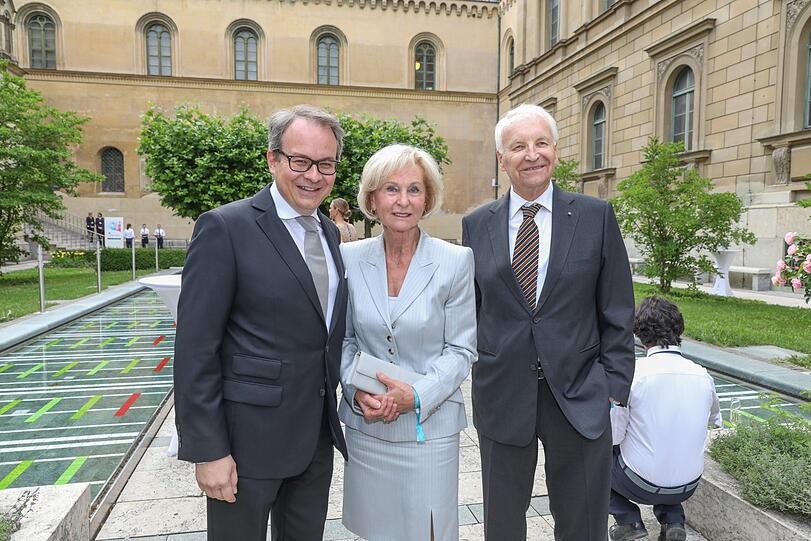 Florian von Khreninger-Guggenberger und Dr. Edmund Stoiber mit Ehefrau Karin