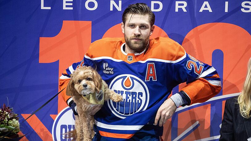 Leon Draisaitl mit seinem Hund Bowie. Leon Draisaitl mit seinem Hund Bowie.