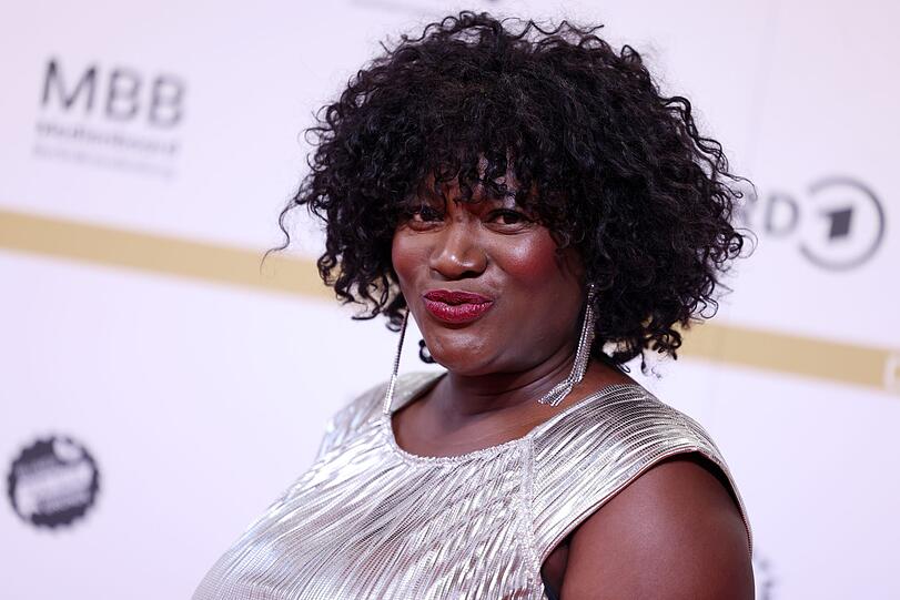 Schauspielerin Thelma Buabeng spricht in einem Interview über ihre Rassismuserfahrungen in der Film- und Fernsehbranche. Schauspielerin Thelma Buabeng spricht in einem Interview über ihre Rassismuserfahrungen in der Film- und Fernsehbranche.