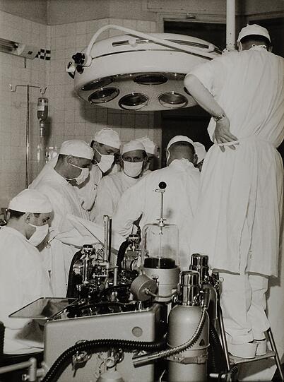 1961 machte Roucka die ersten OP-Aufnahmen in der Chirurgischen Poliklinik.
