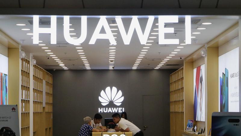 Chinas Telekomriese Huawei stellt sich auf höhere Kosten durch die massiven US-Sanktionen ein. Chinas Telekomriese Huawei stellt sich auf höhere Kosten durch die massiven US-Sanktionen ein.