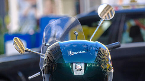 Wie sich herausstellte, gehört die Vespa einem 80-jährigen Mann mit Wohnsitz in München. (Symbolbild)