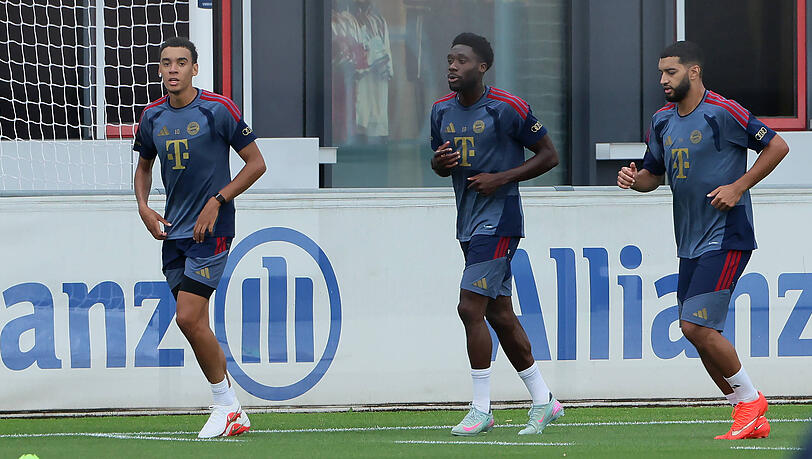 Zurück im Mannschaftstraining (v.l.): Jamal Musiala, Alphonso Davies und Neuzugang Isamel Saibari. Zurück im Mannschaftstraining (v.l.): Jamal Musiala, Alphonso Davies und Neuzugang Isamel Saibari.