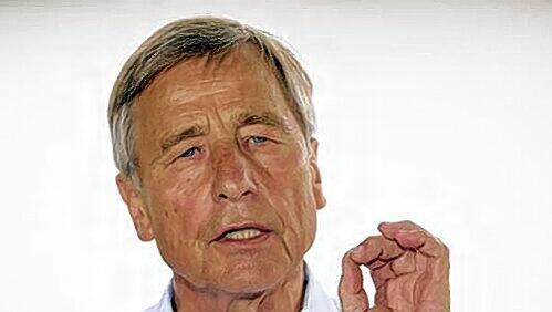 Top Job-Mentor Wolfgang Clement überreichte die Gütesiegel an die besten Arbeitgeber - darunter sieben aus Mittelfranken. Top Job-Mentor Wolfgang Clement überreichte die Gütesiegel an die besten Arbeitgeber - darunter sieben aus Mittelfranken.
