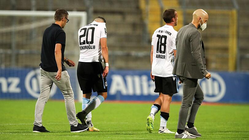 Niedergeschlagene Löwen nach der Derby-Pleite gegen den FC Bayern II.