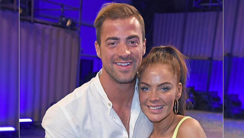Janine Pink mit Tobi Wegener im Finale von "Promi Big Brother". Janine Pink mit Tobi Wegener im Finale von "Promi Big Brother".