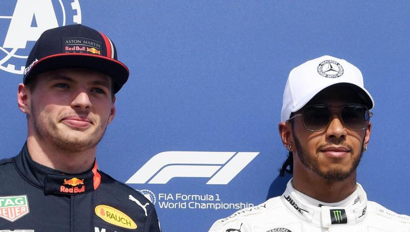 Kampfansagen, wie die von Red-Bull-Pilot Max Verstappen (l), sind für Lewis Hamilton ein "Zeichen von Schwäche". Kampfansagen, wie die von Red-Bull-Pilot Max Verstappen (l), sind für Lewis Hamilton ein "Zeichen von Schwäche".