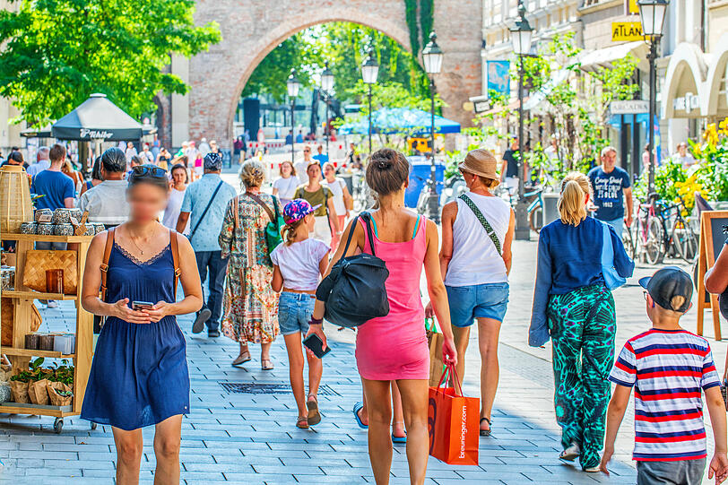 Shopping in der Sendlinger Stra&szlig;e: Das Angebot ist gro&szlig;, der Geldbeutel auch?