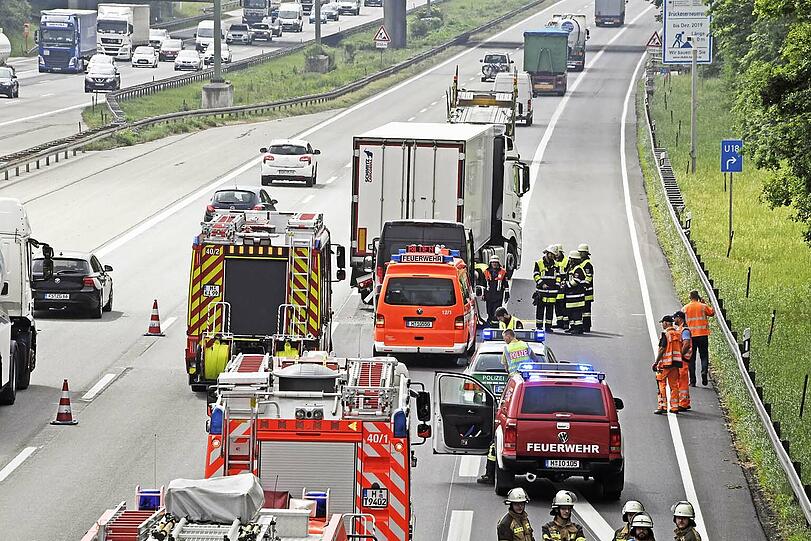 Nach dem Unfall bildete sich ein kilometerlanger Rückstau.