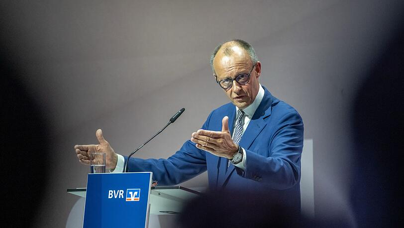 Kanzler Merz lobt die Zusammenarbeit in der Koalition.