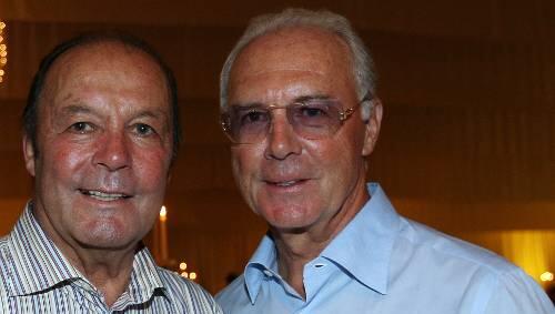Sport-Legenden: Toni Sailer mit Franz Beckenbauer. Sport-Legenden: Toni Sailer mit Franz Beckenbauer.