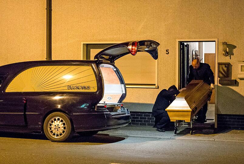 Abendlicher Einsatz im oberfränkischen Wallenfels. In einem Haus sind Überreste von toten Säuglingen gefunden worden.